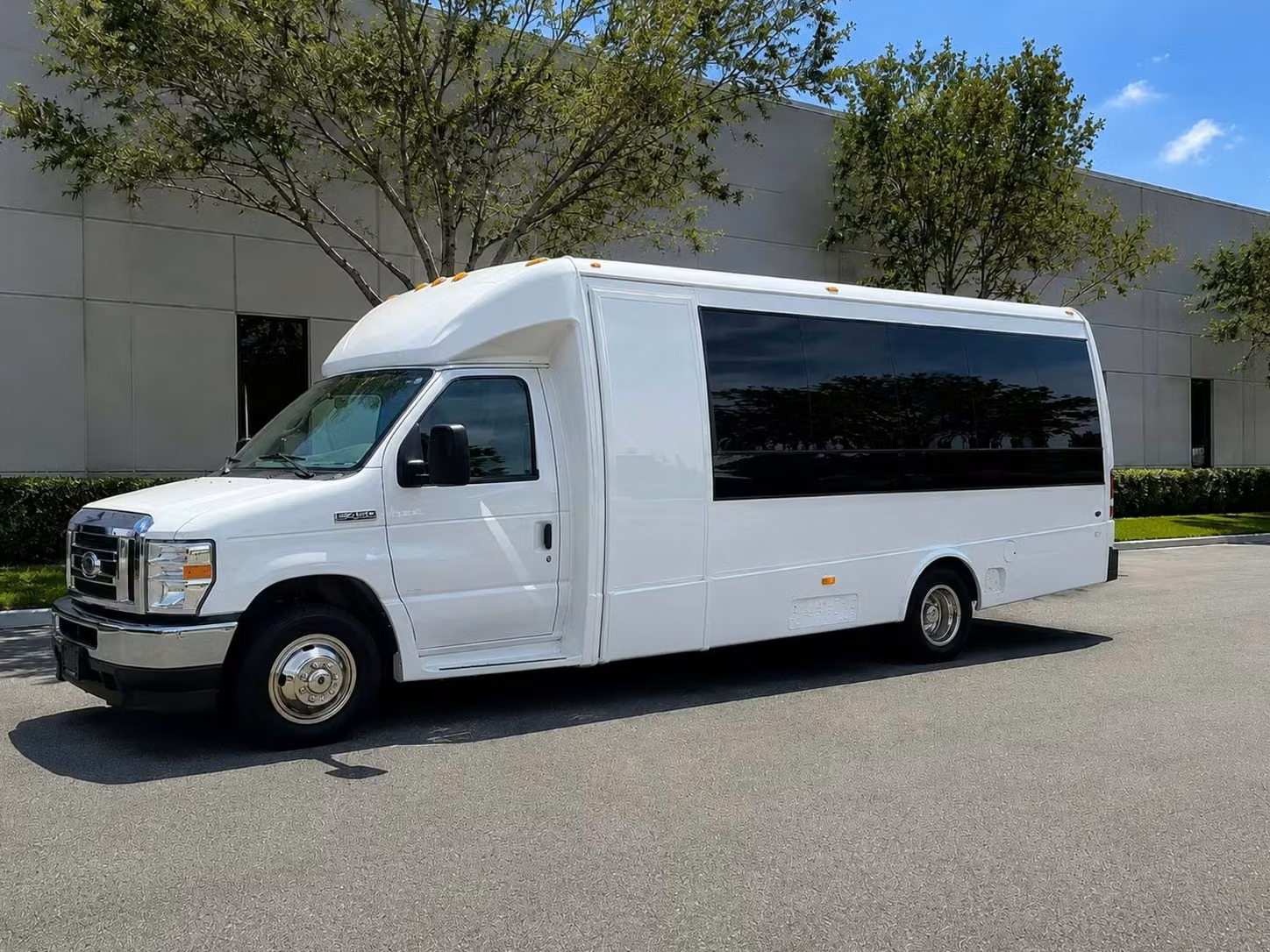 jefferson city 15 passenger minibus rental