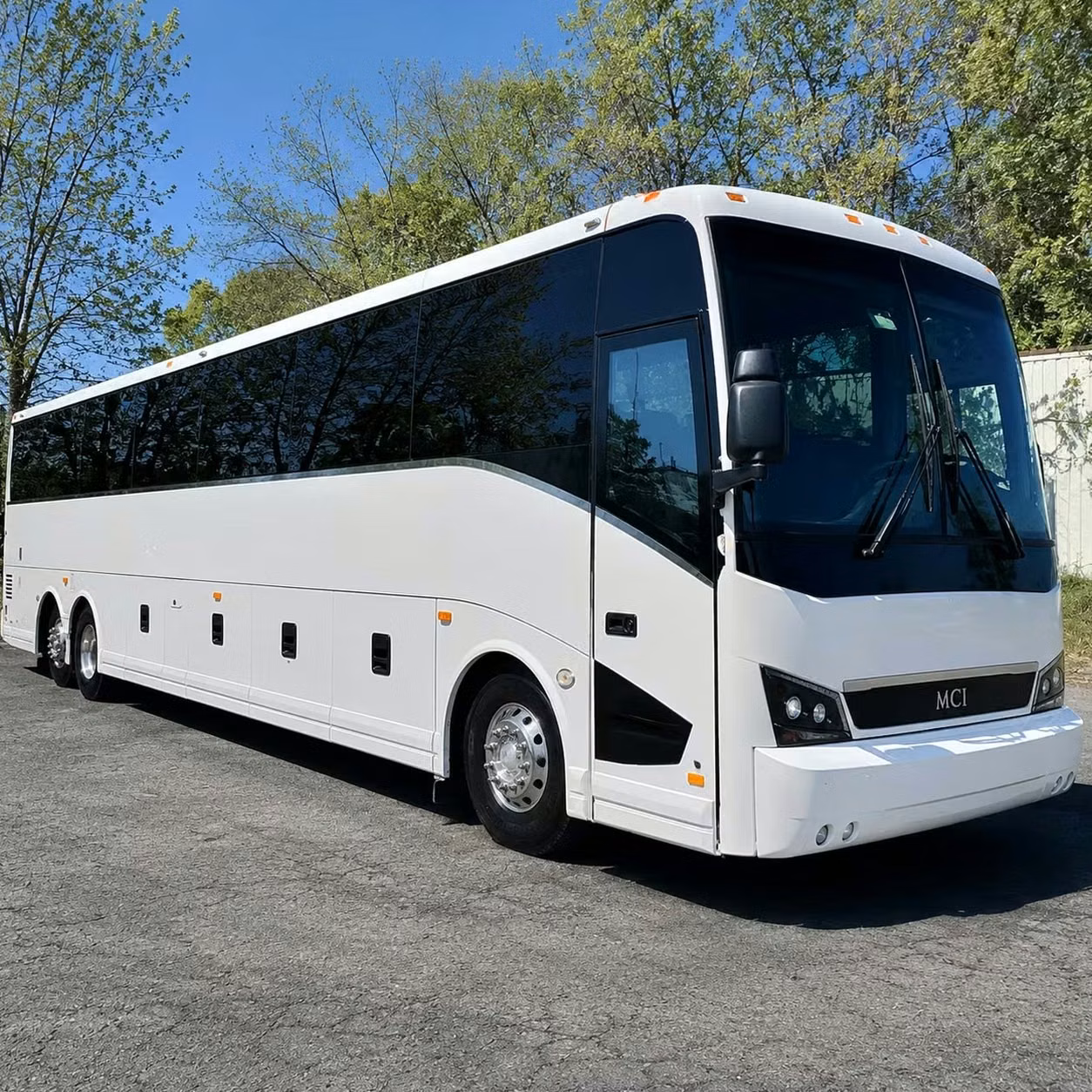 jefferson city 15 passenger minibuses to 56 passenger charter buses for jefferson city events
