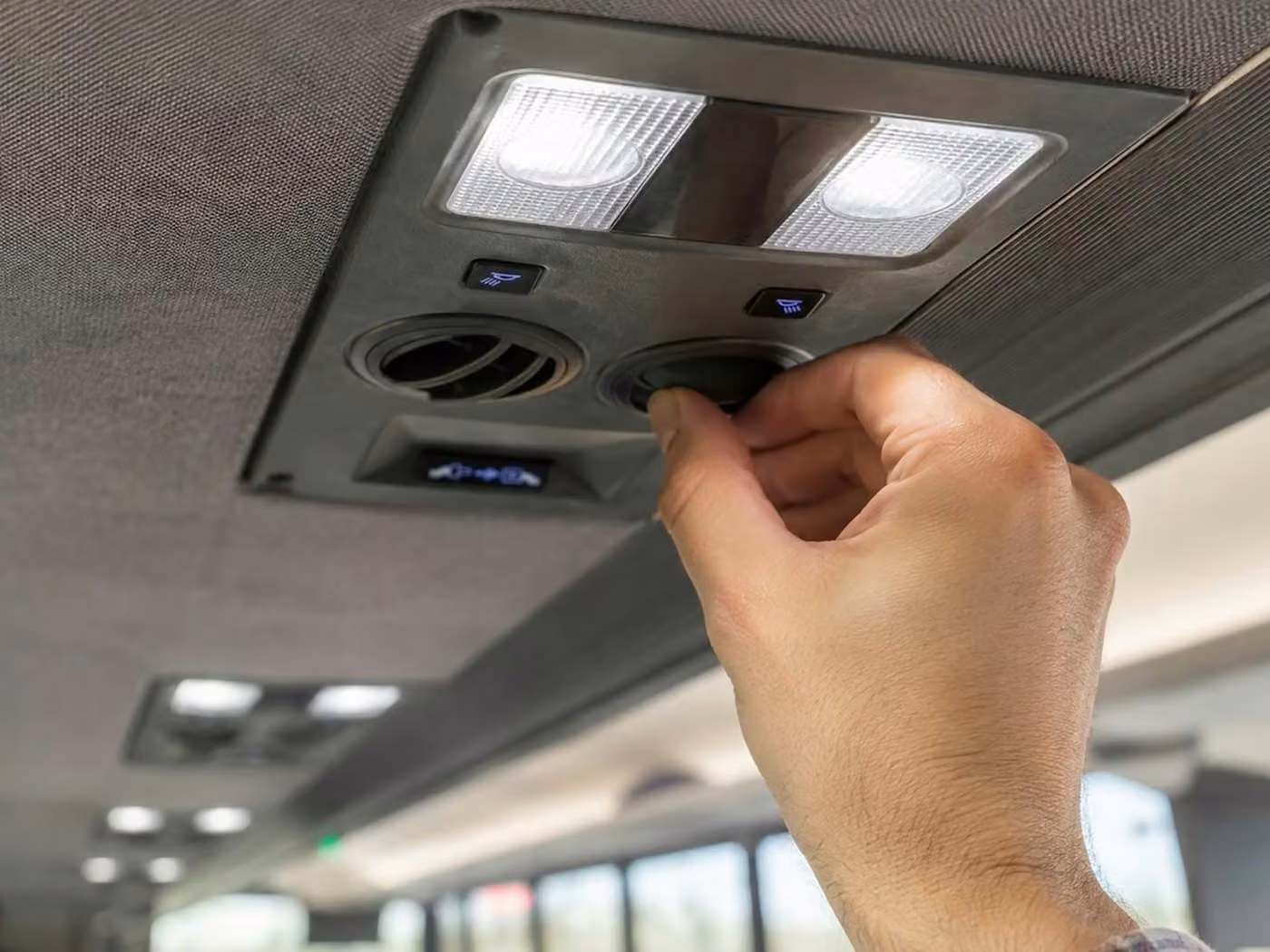 jefferson city 18 passenger minibus climate control