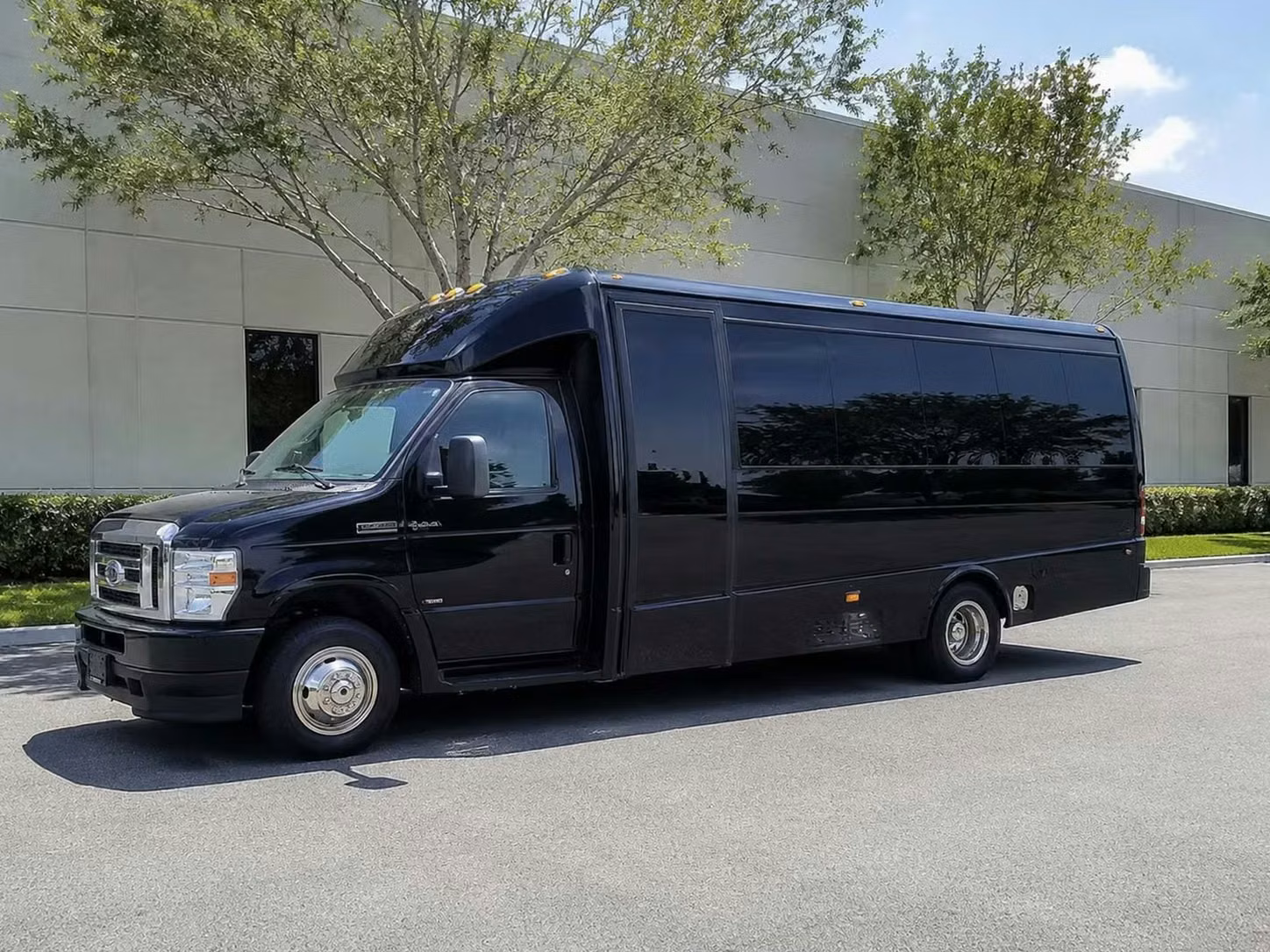 jefferson city 18 passenger minibus rental