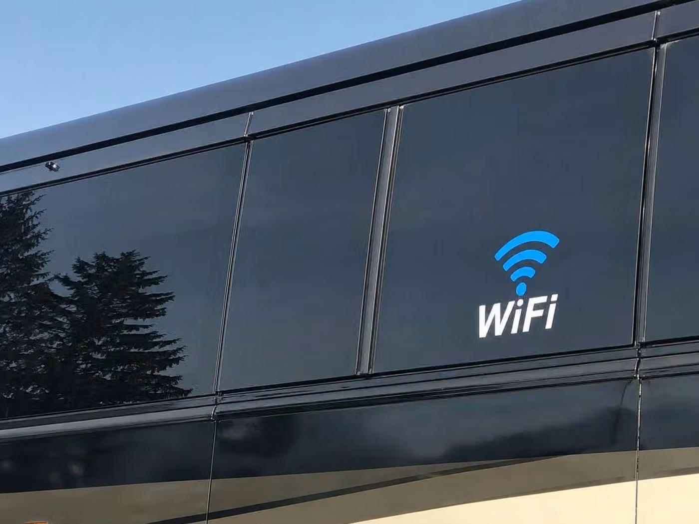 jefferson city 18 passenger minibus wifi