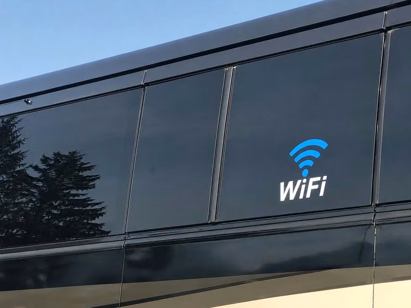 jefferson city 25 passenger minibus wifi