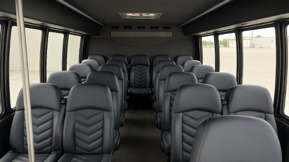 jefferson city 25 passenger minibus rental